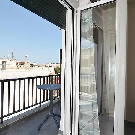 Eleftheria's 하니아